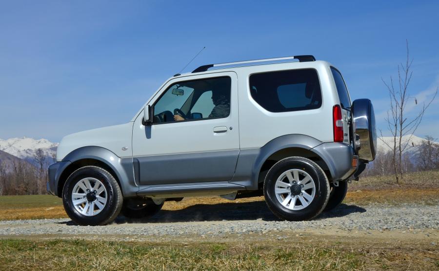  Suzuki Jimny Ambition 2015 года  (фото 16 из 17)